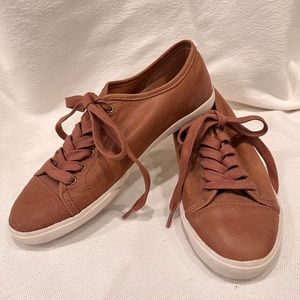 Frye low leather women’s sneakers; Size 8M